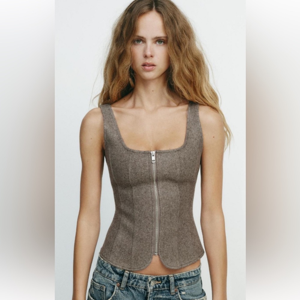 Women's gray Zippered Top